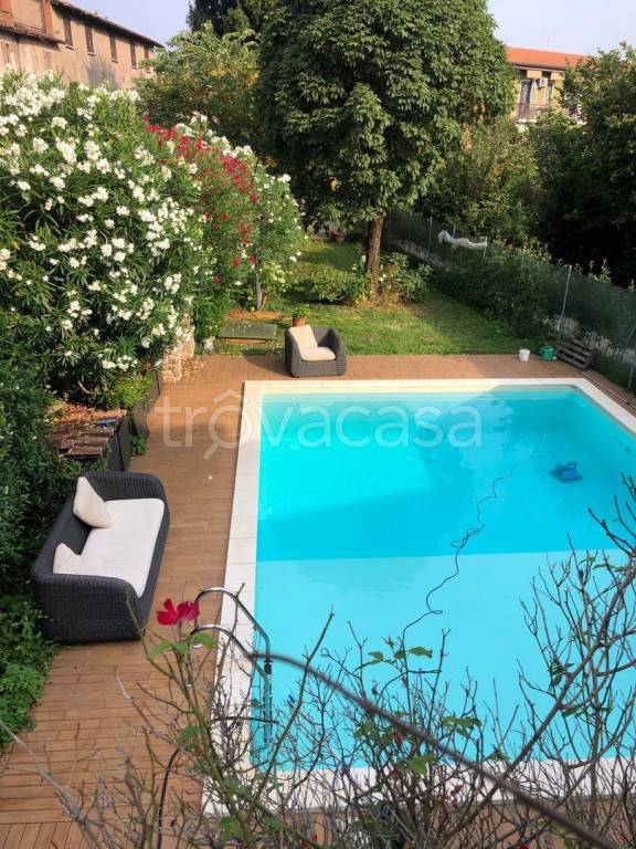 casa indipendente in vendita a Brescia in zona Casazza
