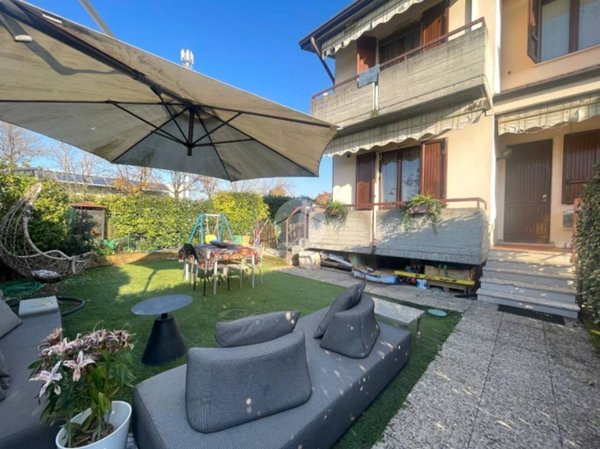 casa indipendente in vendita a Brescia in zona Fornaci