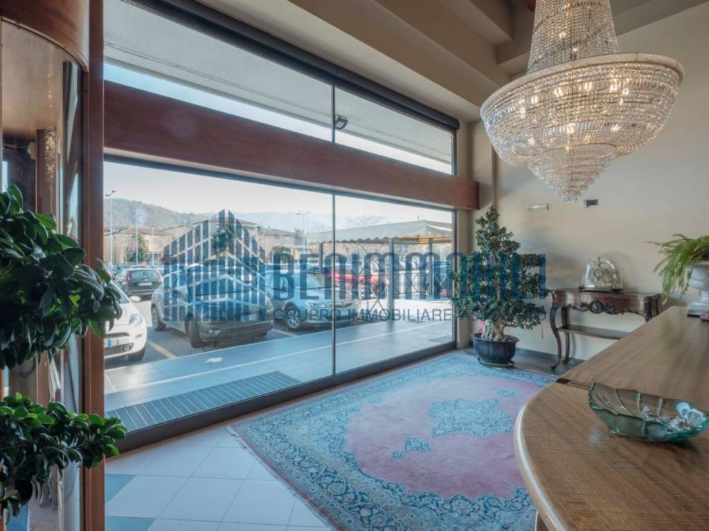 ufficio in vendita a Brescia in zona Villaggio Prealpino