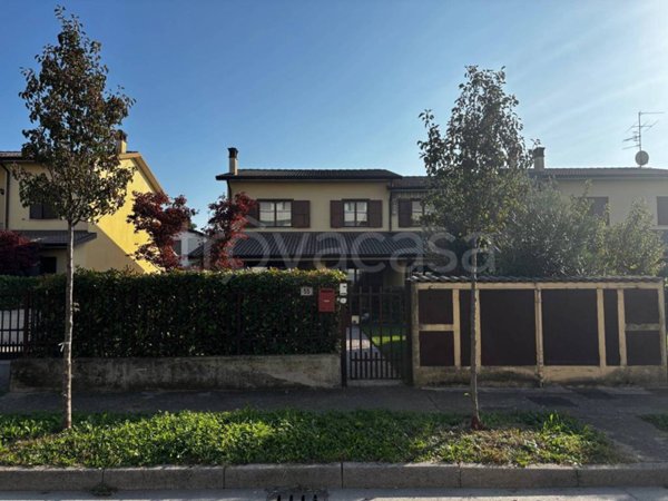 casa indipendente in vendita a Brescia in zona Villaggio Violino