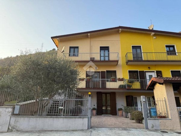 casa indipendente in vendita a Brescia in zona Sant'Eufemia