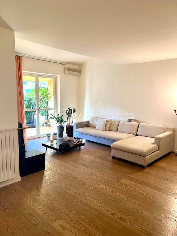 casa indipendente in vendita a Brescia in zona Villaggio Violino