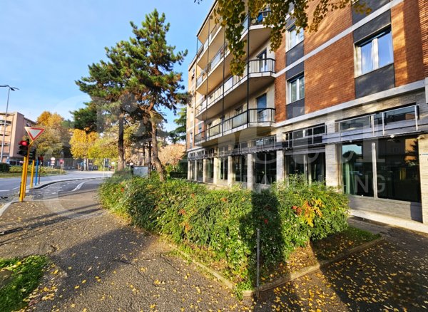 negozio in vendita a Brescia in zona Crocifissa di Rosa