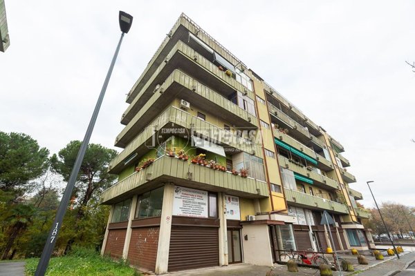 locale di sgombero in vendita a Brescia in zona Quartiere Primo Maggio