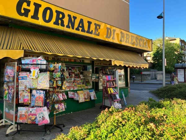 negozio in vendita a Brescia in zona Volta