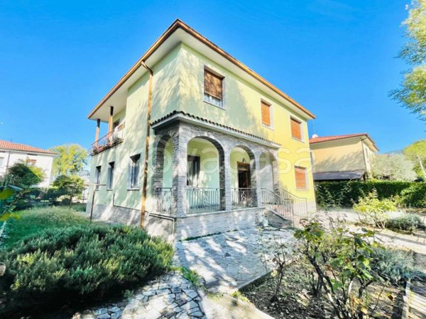 casa indipendente in vendita a Brescia in zona Mompiano