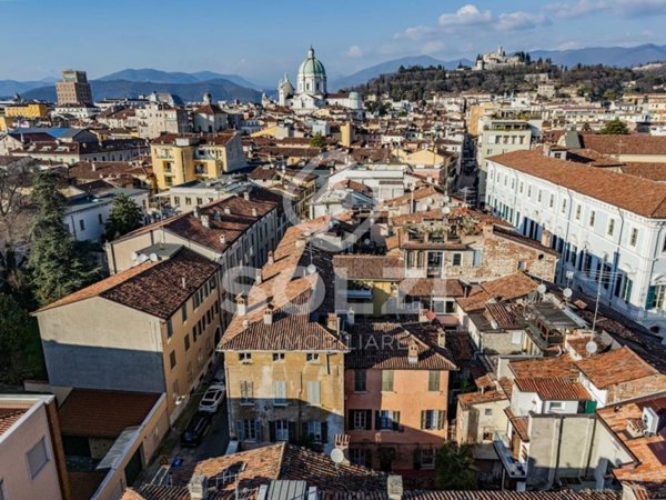 appartamento in vendita a Brescia in zona Centro Storico