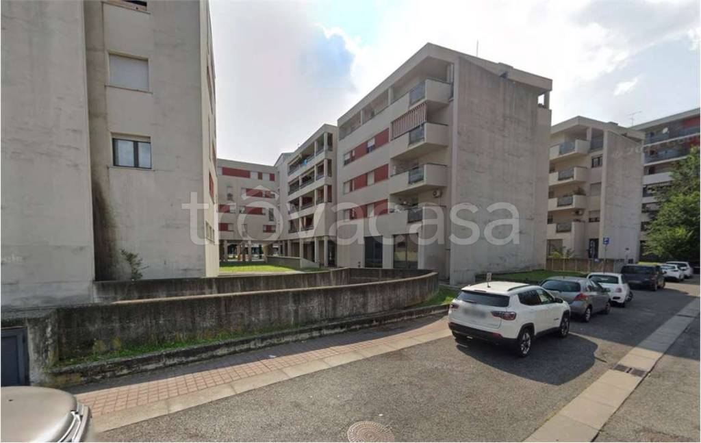 negozio in vendita a Brescia in zona San Polo