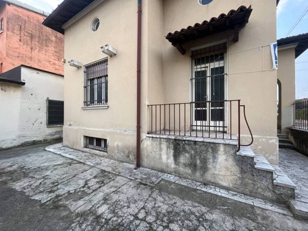 casa indipendente in vendita a Brescia in zona Quartiere Primo Maggio