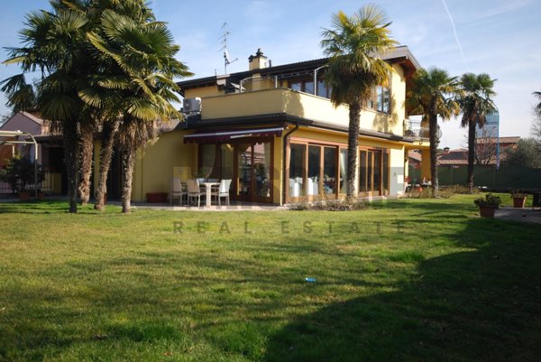 casa indipendente in vendita a Brescia in zona Chiesa Nuova