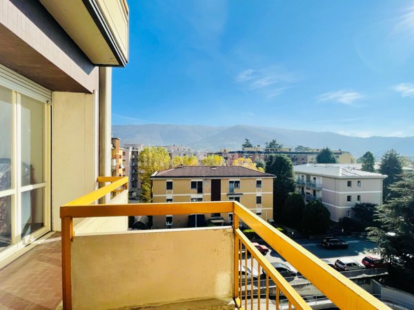 appartamento in vendita a Brescia in zona Mompiano