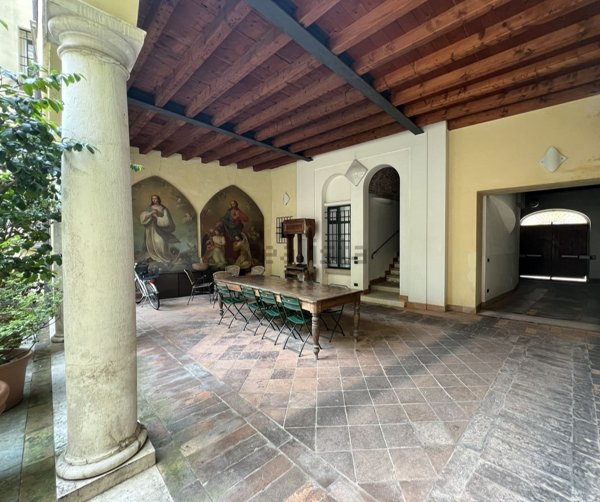 appartamento in vendita a Brescia in zona Centro Storico