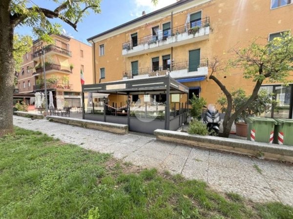 negozio in vendita a Brescia in zona Volta