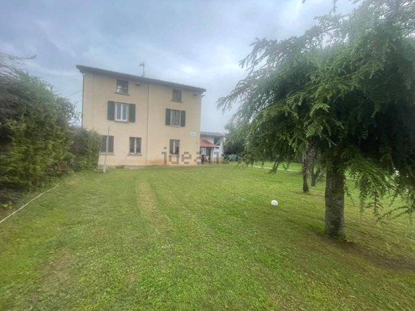 esavano in vendita a Brescia in zona San Polo