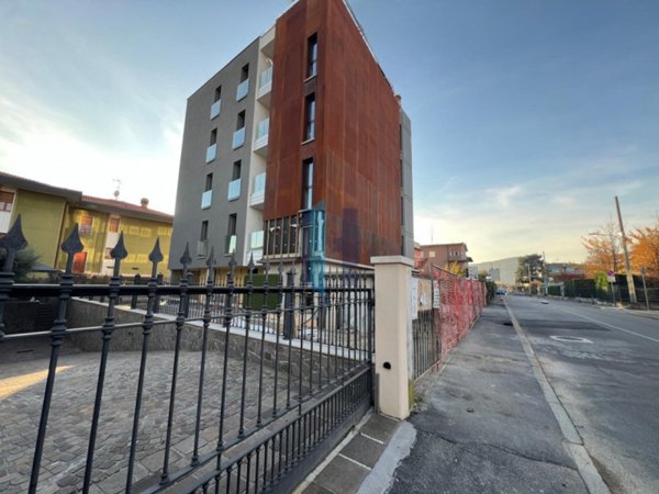 appartamento in vendita a Brescia in zona Villaggio Prealpino