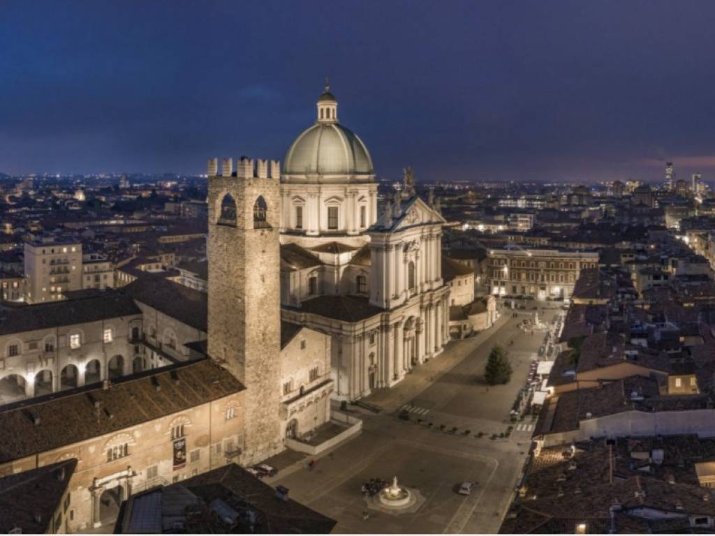 appartamento in vendita a Brescia in zona Centro Storico