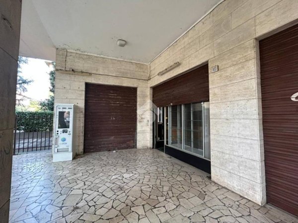 negozio in vendita a Brescia in zona Don Bosco