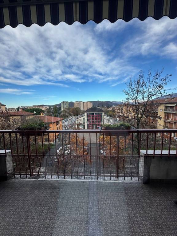 appartamento in vendita a Brescia in zona Villaggio Prealpino