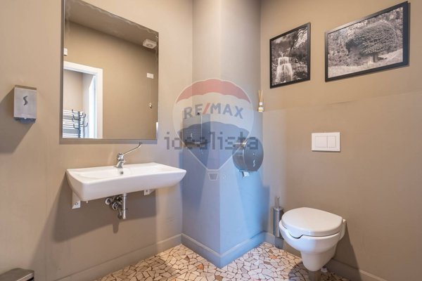 negozio in vendita a Brescia in zona Porta Venezia