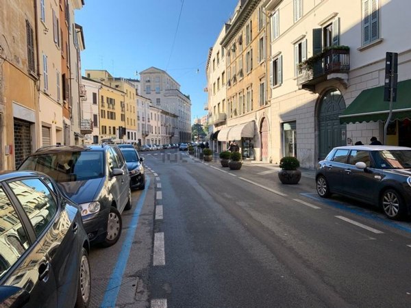 negozio in vendita a Brescia in zona Centro Storico