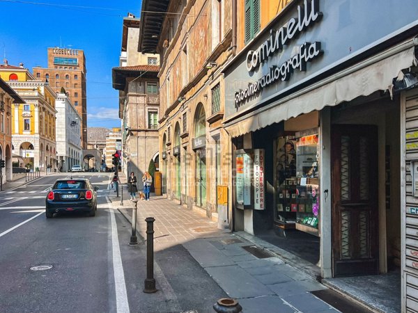 negozio in vendita a Brescia in zona Centro Storico