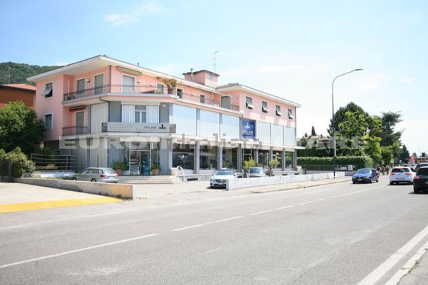 intera palazzina in vendita a Brescia in zona Sant'Eufemia