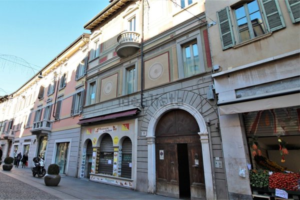 locale commerciale in vendita a Brescia in zona Centro Storico