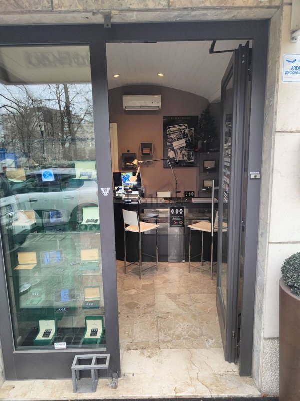 negozio in vendita a Brescia in zona Porta Venezia