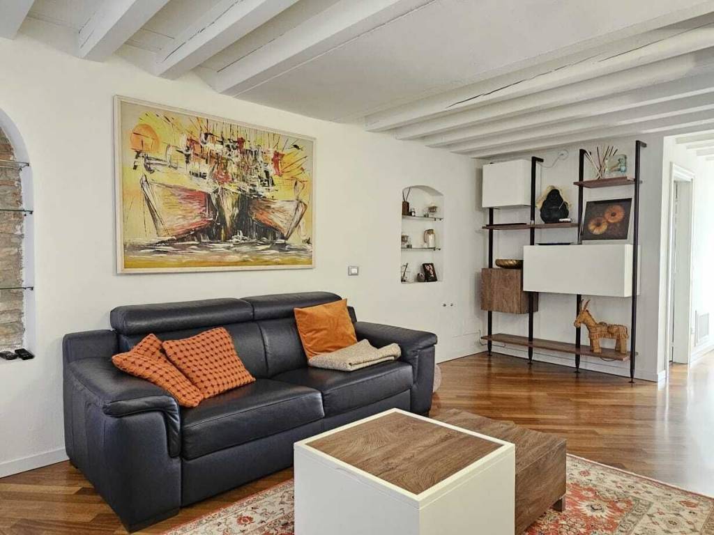 casa indipendente in vendita a Brescia in zona Centro Storico