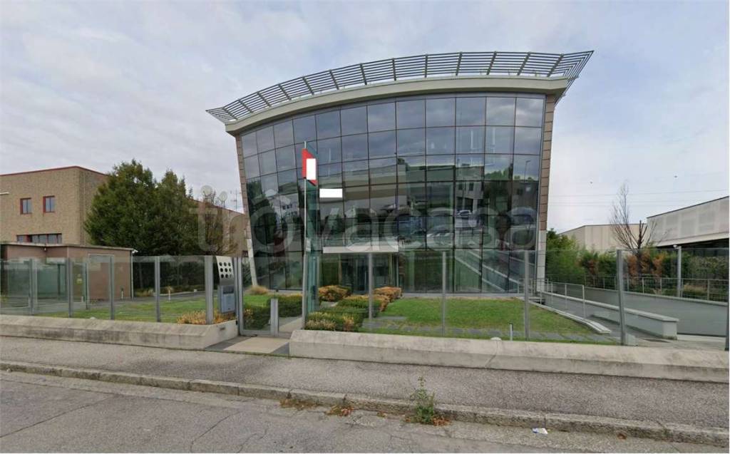 locale di sgombero in vendita a Brescia in zona Buffalora