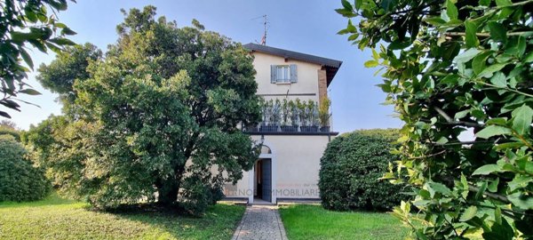 casale in vendita a Brescia in zona Quartiere Primo Maggio