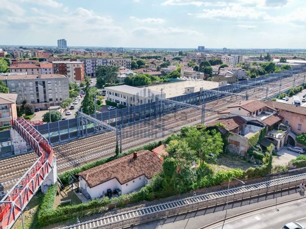 appartamento in vendita a Brescia in zona Quartiere Primo Maggio