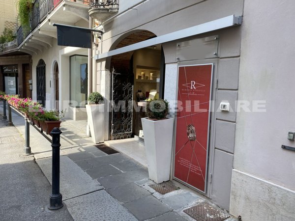 locale commerciale in vendita a Brescia in zona Centro Storico