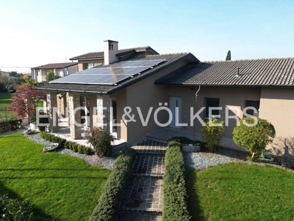 casa indipendente in vendita a Brescia in zona Villaggio Sereno