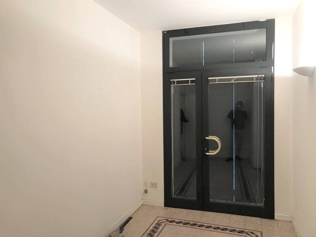 negozio in vendita a Brescia in zona Centro Storico