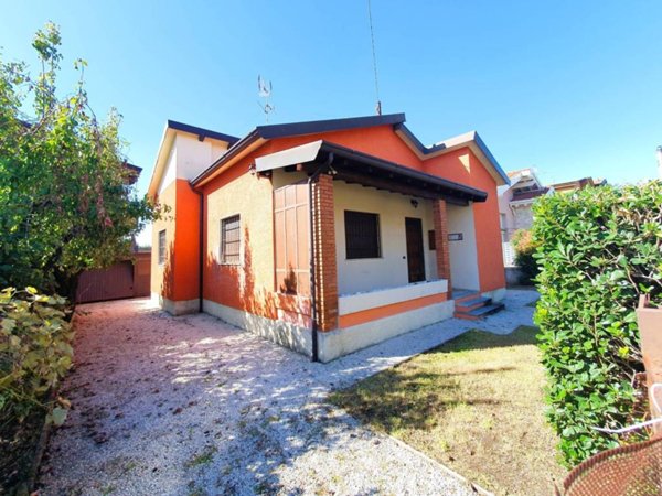 casa indipendente in vendita a Brescia in zona Volta