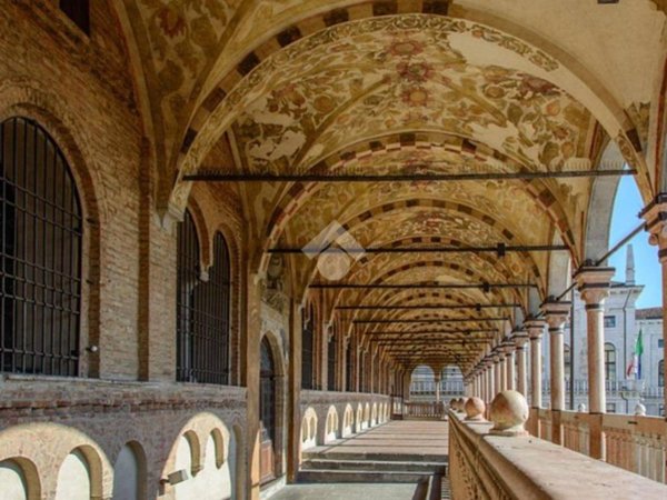 negozio in vendita a Brescia in zona Centro Storico