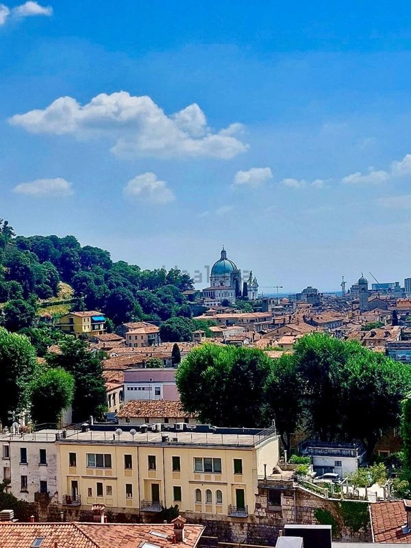 appartamento in vendita a Brescia in zona Crocifissa di Rosa