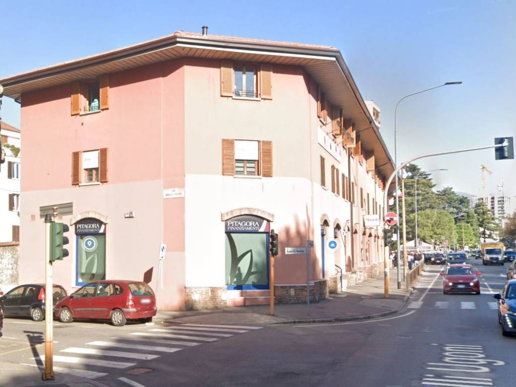 negozio in vendita a Brescia in zona Centro Storico