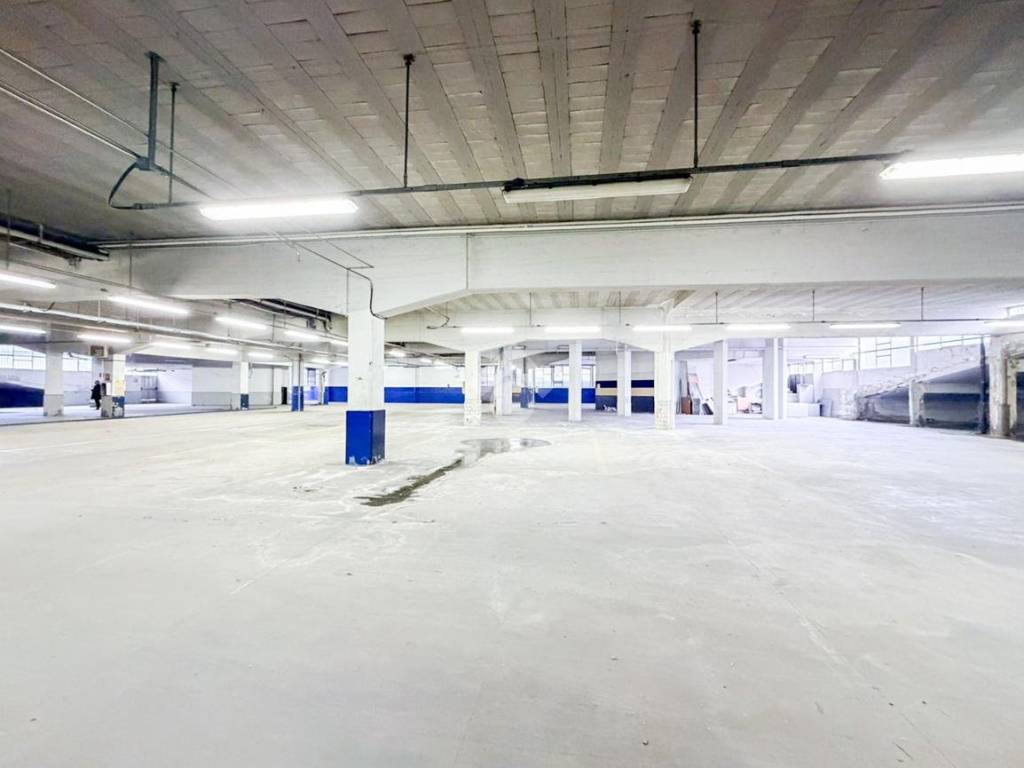 locale commerciale in vendita a Brescia in zona Volta