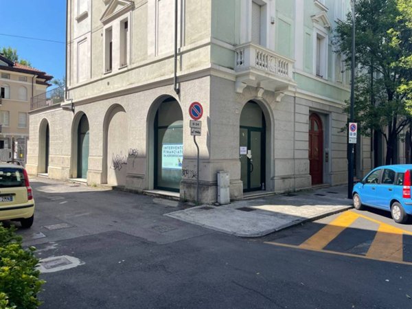 locale commerciale in vendita a Brescia in zona Borgo Trento