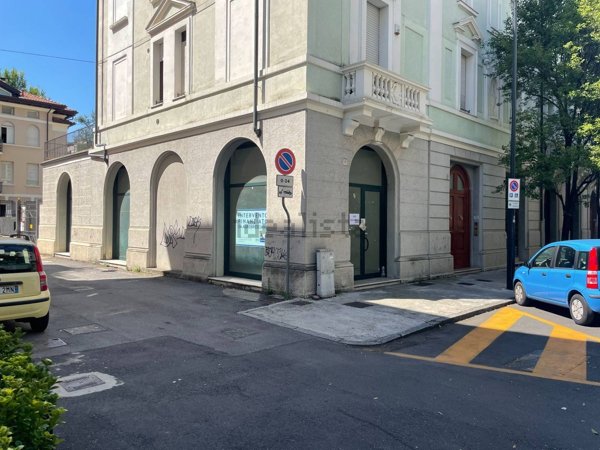 locale commerciale in vendita a Brescia in zona Borgo Trento