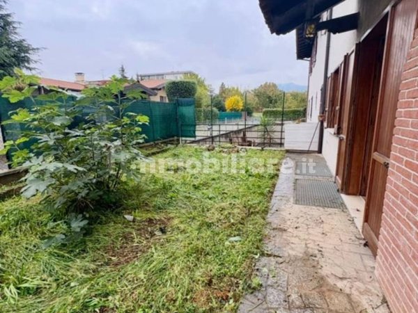 casa indipendente in vendita a Brescia in zona Volta