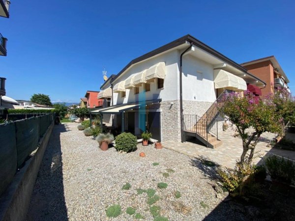 casa indipendente in vendita a Brescia in zona Volta