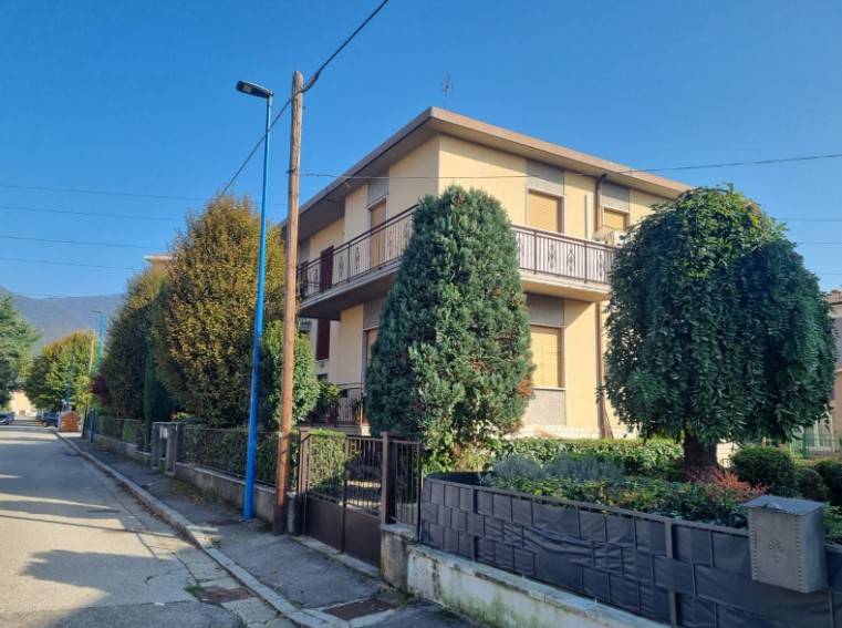 appartamento in vendita a Brescia in zona Villaggio Prealpino