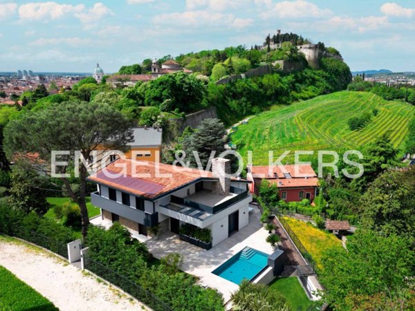 casa indipendente in vendita a Brescia in zona Porta Venezia