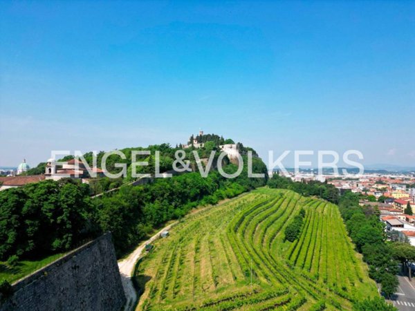 casa indipendente in vendita a Brescia