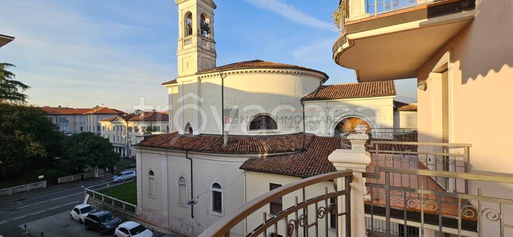 appartamento in vendita a Brescia in zona Centro Storico