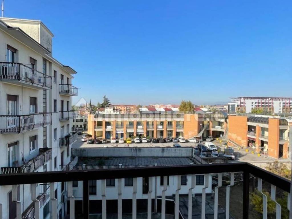 appartamento in vendita a Brescia in zona Volta