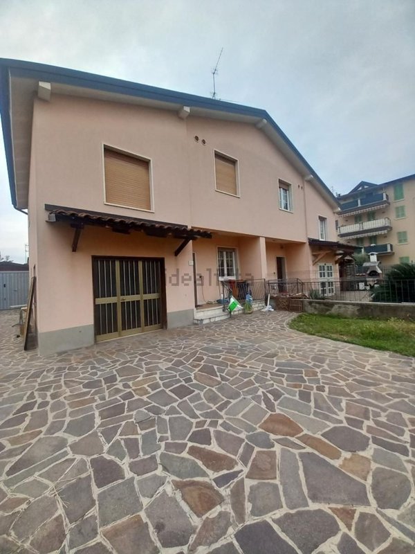 casa indipendente in vendita a Brescia in zona Villaggio Sereno